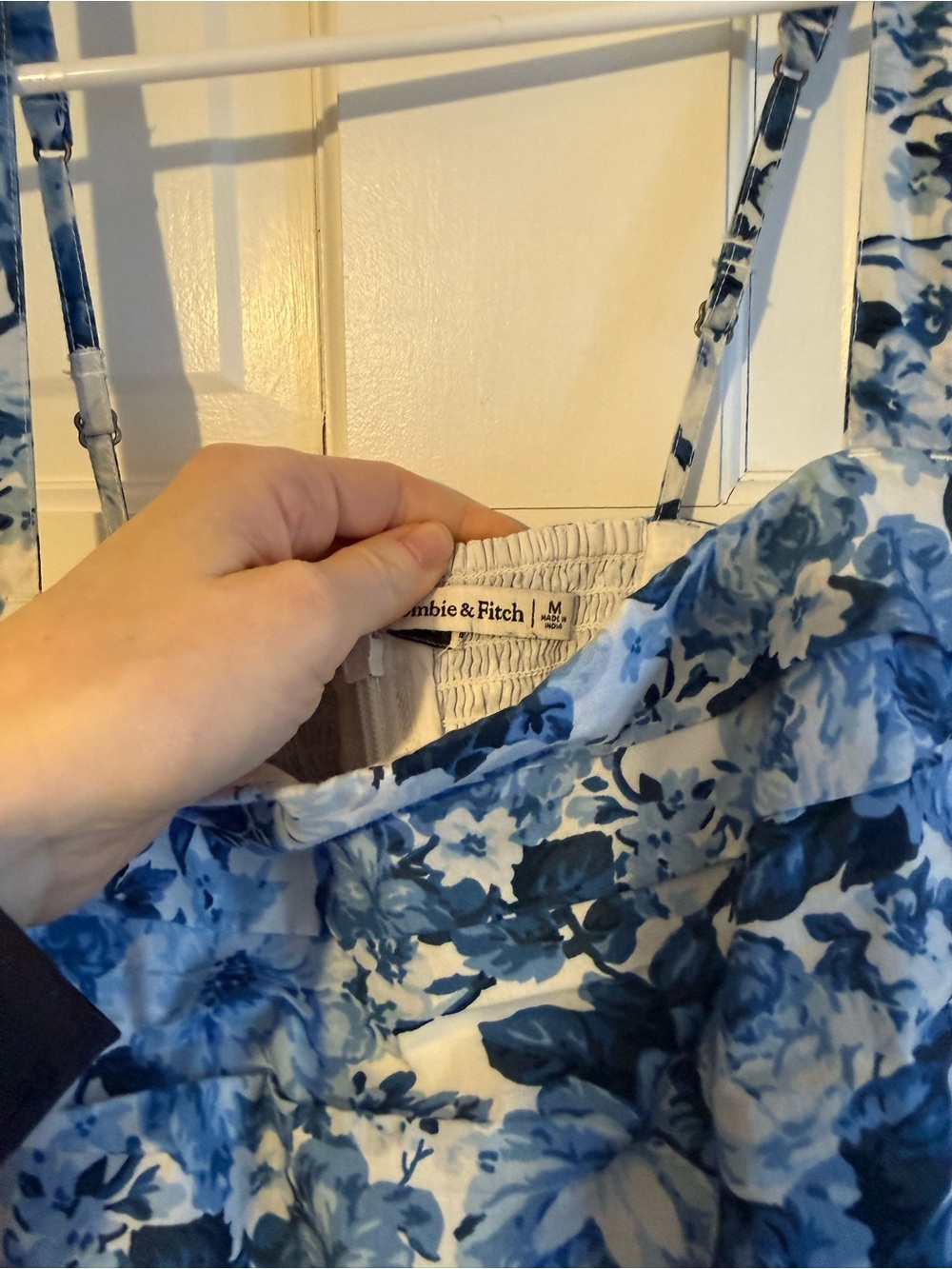 Abercrombie & Fitch Midi Blue Floral Dress - Size Medium - Picture 3 of 4